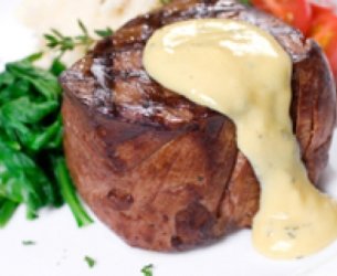 Medalhões de Filé Mignon com Legumes Gratinados