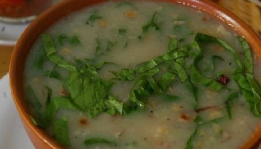 Caldo verde com costelinha