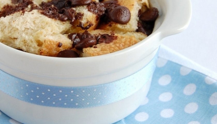 Pudim de Pão com Gotas de Chocolate