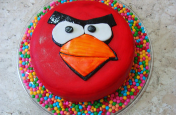 Bolo Angry Birds de Morango