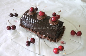Torta de Chocolate e Cerejas