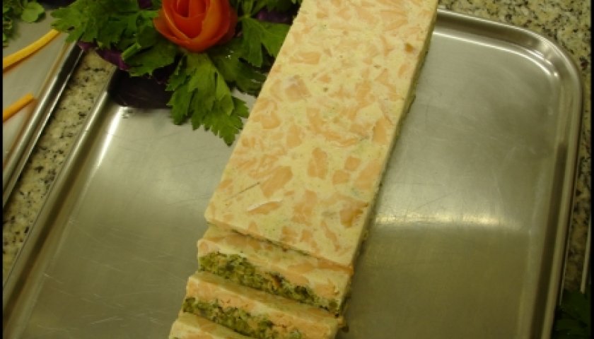 Terrine de salmão com brócolis Terrine de salmão com brócolis