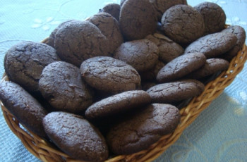 Cookies caseiros de chocolate e castanhas