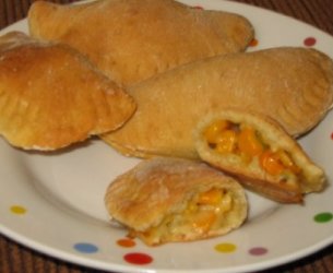 Pastéis Assados com Recheio de Milho Verde