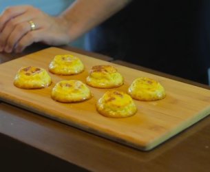 Pão de Queijo com Calabresa e Cream Cheese