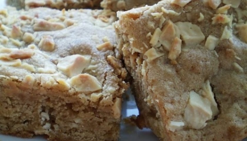 Blondies de limão siciliano e chocolate branco