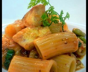 Rigatoni Recheado ao Molho de Espinafre