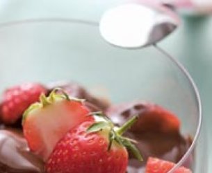 Merengue de chocolate com morango light