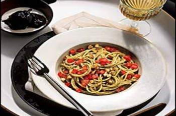 Espaguete ao Pesto com Pecorino
