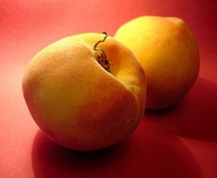 Pêssegos com Cacau Derretido