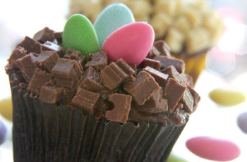 Cupcake de Chocolate ao cubo com ninho de Amêndoas