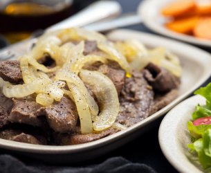Bife de Fígado Acebolado