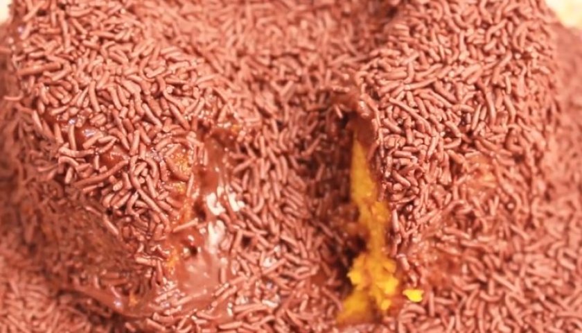 Bolo de cenoura vulcão Bolo de cenoura vulcão