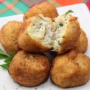 Bolinhas de Batata com Recheio de Bacalhau Bolinhas de Batata com Recheio de Bacalhau