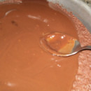 Bolo de Chocolate com Calda de Brigadeiro