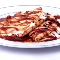 Crepe Crocante com Calda de Caramelo