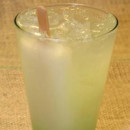 Caipirinha de Abacaxi com Picolé de Limão