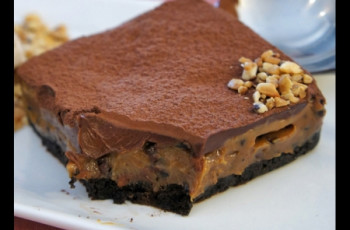 Torta Gelada de Caramelo e Chocolate Amargo