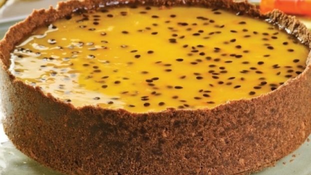 Torta mousse de maracujá com massa de bolacha Torta mousse de maracujá com massa de bolacha