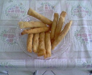 Charutos de mortadela com queijo