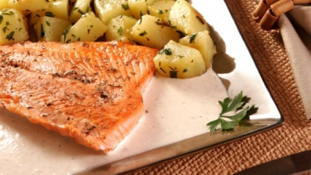 Salmão com Molho de Ervas (Zalm met Kruidensaus)