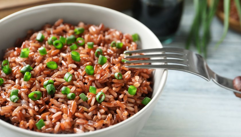 Arroz Vermelho com Amêndoas e Salsa Arroz Vermelho com Amêndoas e Salsa