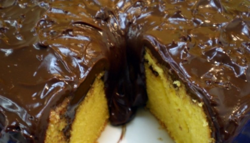 Bolo de cenoura com chocolate meio amargo Bolo de cenoura com chocolate meio amargo