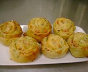 Pãozinho de queijo e presunto