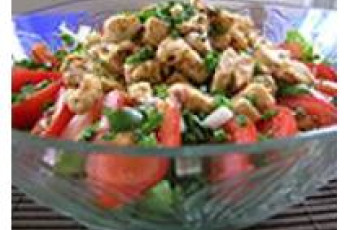 Salada de bacalhau com tomate grelhado