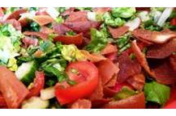 Fattoush (Salada de Pão e Legumes)
