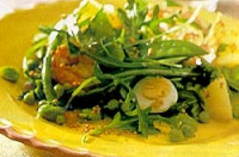 Salada de Camarão e Ovos de Codorna