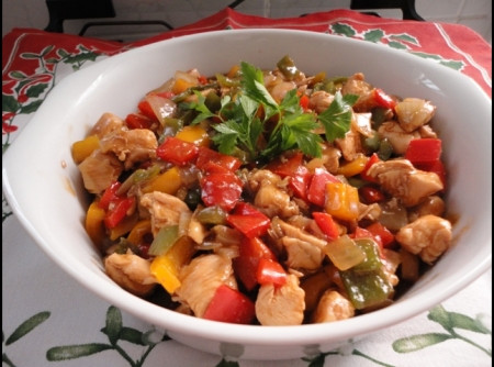 A janta de hoje é Frango Xadrez (Kung Pao Chicken), completo com amendoim.  : r/gororoba