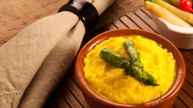 Escondidinho de Mix de Aspargos com Mousseline de Mandioquinha Escondidinho de Mix de Aspargos com Mousseline de Mandioquinha