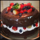 Naked Cake de Chocolate com Frutas Vermelhas