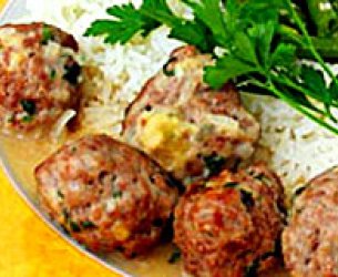 Almôndegas com Vagem e Arroz