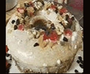 Bolo Decorado com Frutas Cristalizadas