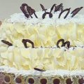 Bolo de Chocolate e Beijinho com Flocos Crocantes