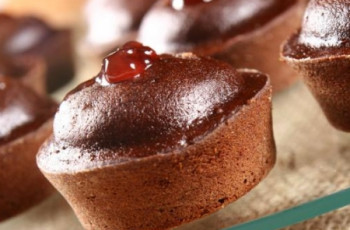 Muffin de Chocolate com Geléia Diet de Morango
