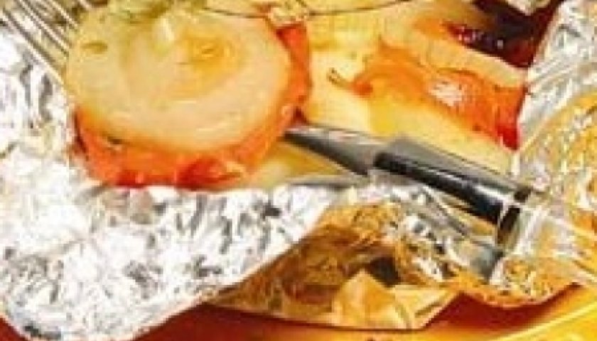 É simples demais fazer esse papelote de batatas É simples demais fazer esse papelote de batatas