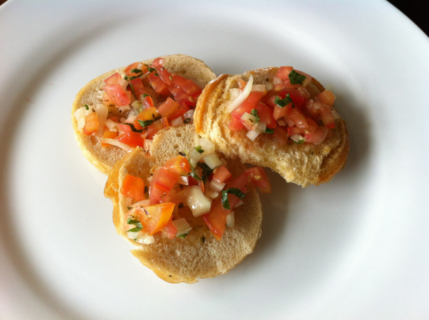 Torradas com tomate e cebola/CyberCook