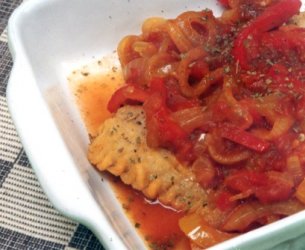 Filé de Pescada com Pimentão, Manjerona e Curry