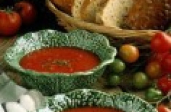 Sopa de Tomate com Quinua