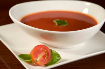 Sopa de Tomate e Queijo Minas Frescal
