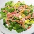 Salada de Alface com Kani Kama e Manga
