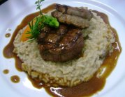 Medalhão de filé com arroz cremoso e Shitake