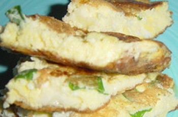 Omelete com Bolinhas de Mussarela
