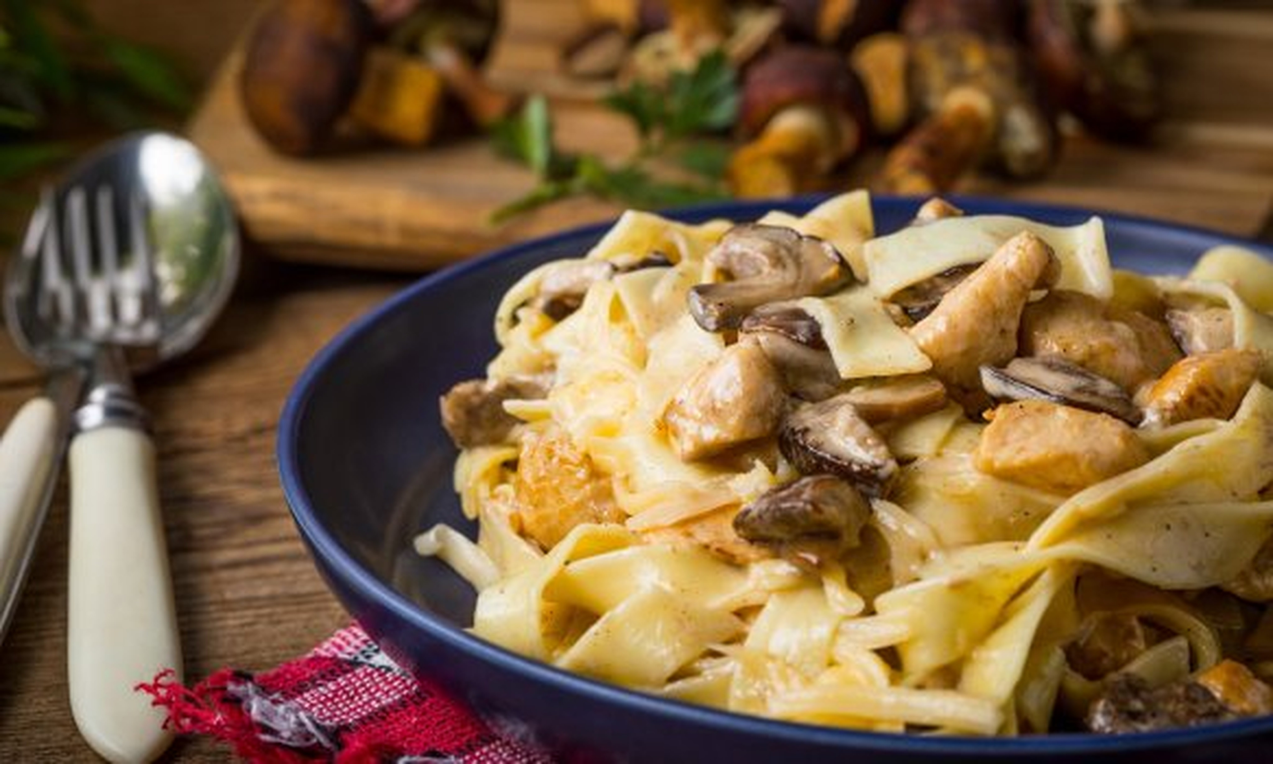 Macarrão ao molho branco e shitake