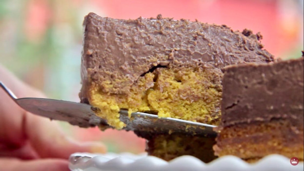 Bolo de cenoura com mousse de Nutella Bolo de cenoura com mousse de Nutella