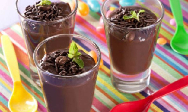 Brigadeiro de café e hortelã Brigadeiro de café e hortelã