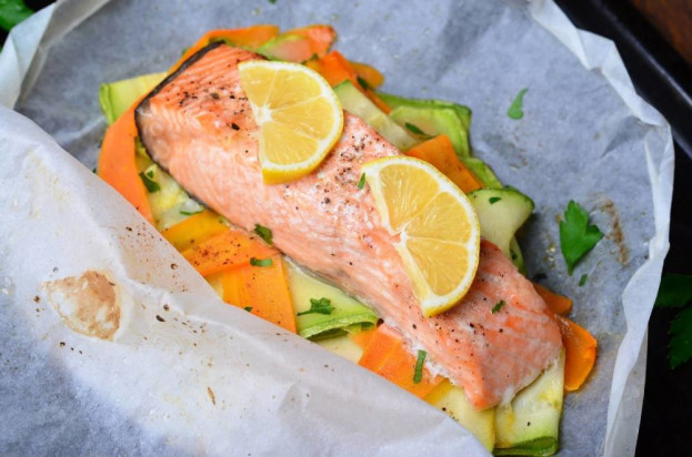 Gravlax de salmão com torradas